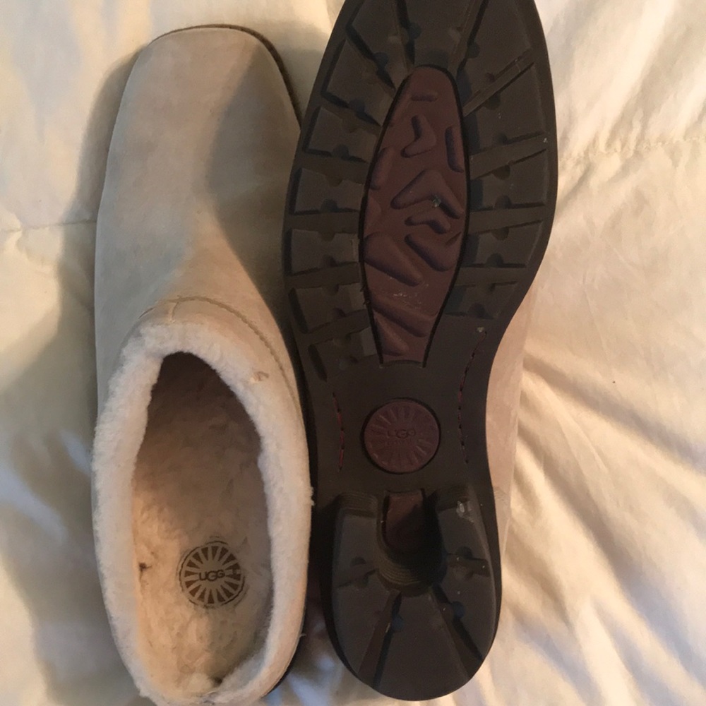 UGGS slip on